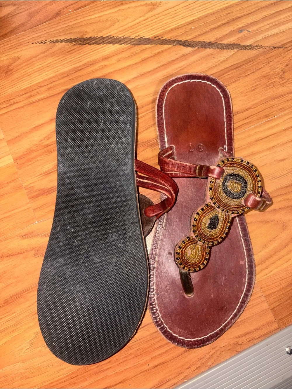 Women’s Brown Beaded Thong Sandals with Decorative Embellishment